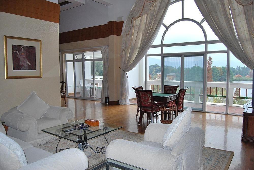 Yunnan Dianchi Garden Resort Hotel & Spa คุนหมิง ภายนอก รูปภาพ
