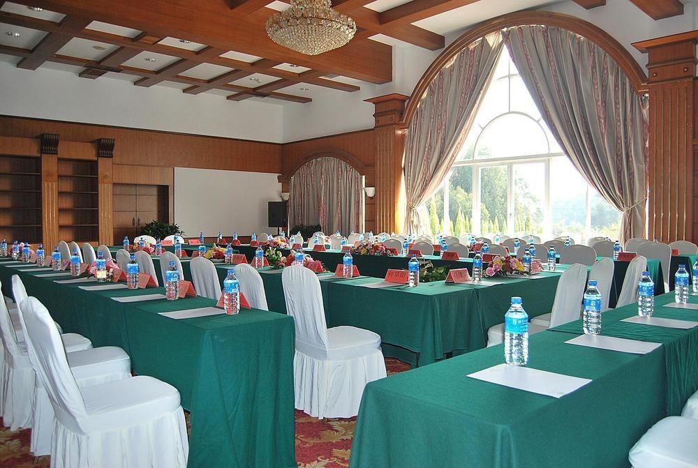 Yunnan Dianchi Garden Resort Hotel & Spa คุนหมิง ภายนอก รูปภาพ