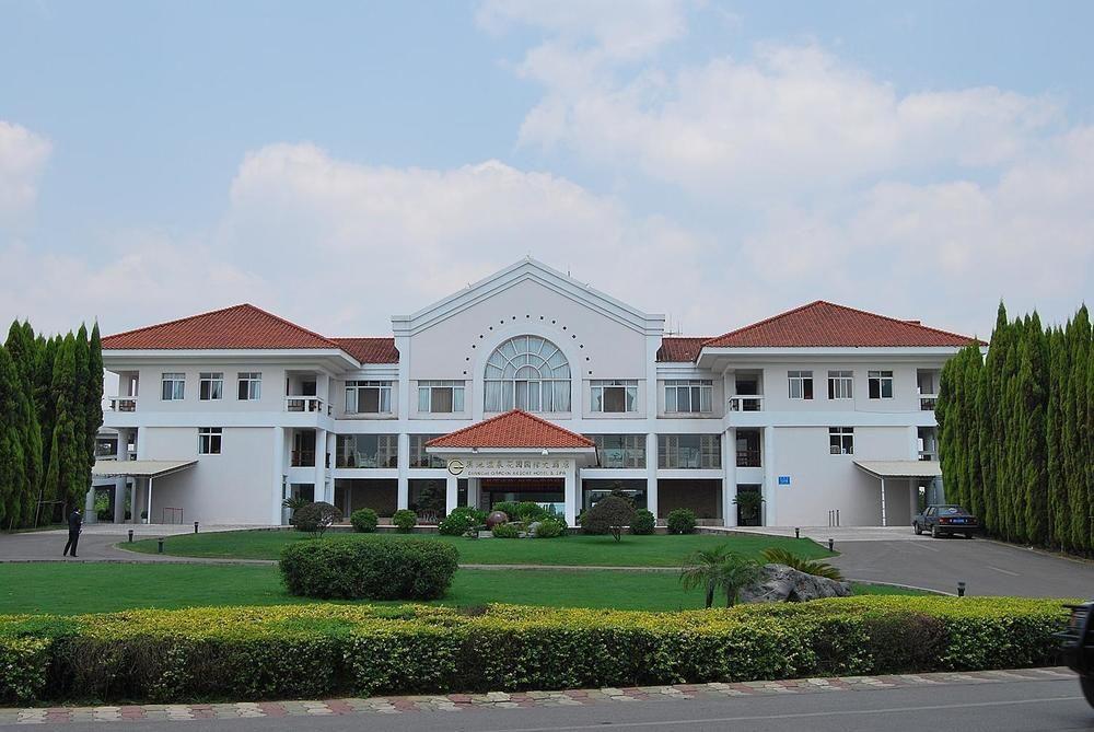 Yunnan Dianchi Garden Resort Hotel & Spa คุนหมิง ภายนอก รูปภาพ