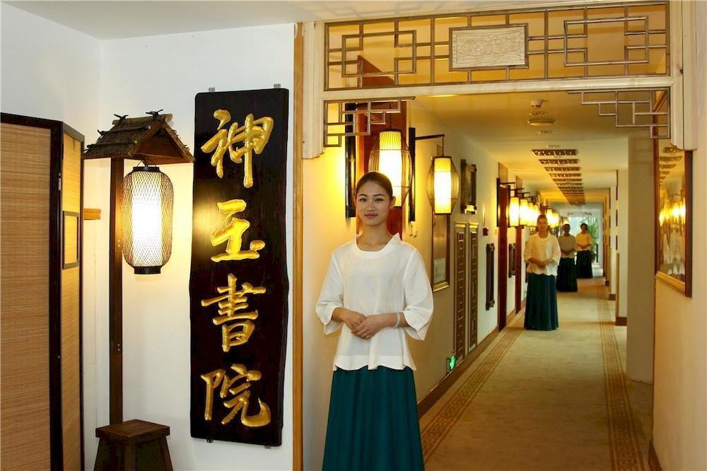 Yunnan Dianchi Garden Resort Hotel & Spa คุนหมิง ภายนอก รูปภาพ