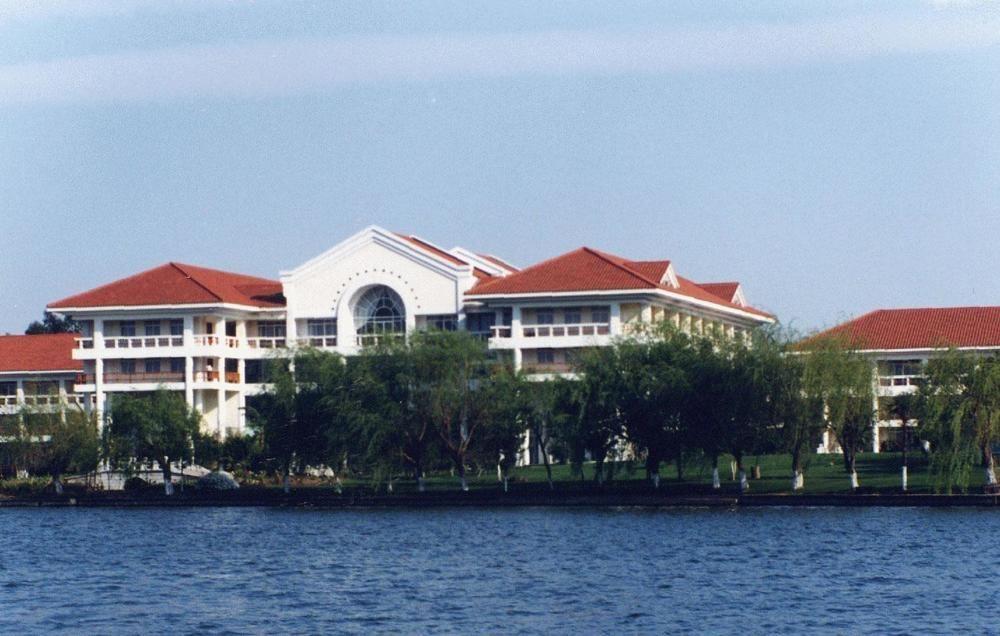 Yunnan Dianchi Garden Resort Hotel & Spa คุนหมิง ภายนอก รูปภาพ