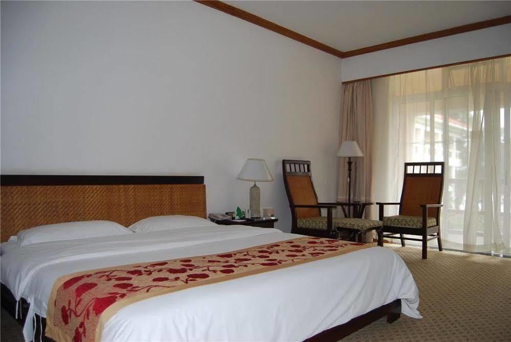 Yunnan Dianchi Garden Resort Hotel & Spa คุนหมิง ภายนอก รูปภาพ