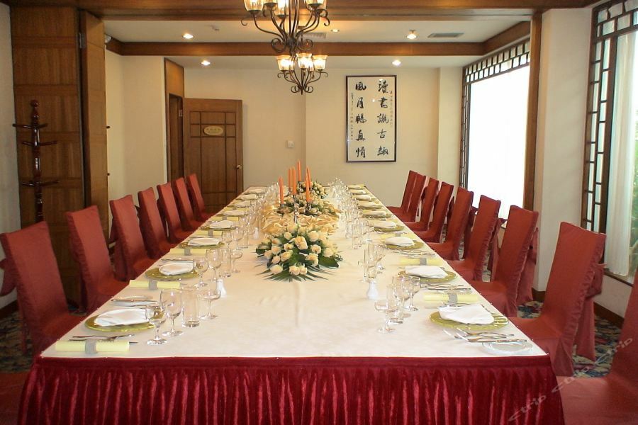 Yunnan Dianchi Garden Resort Hotel & Spa คุนหมิง ภายนอก รูปภาพ